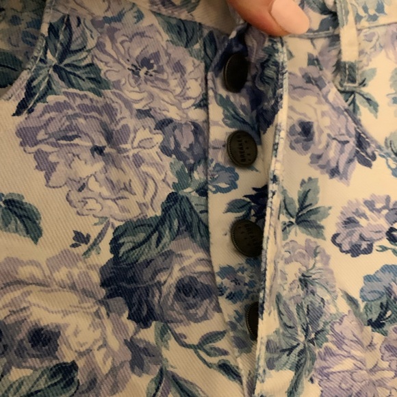 Vintage Breaker Jeans Floral shorts - Picture 4 of 5